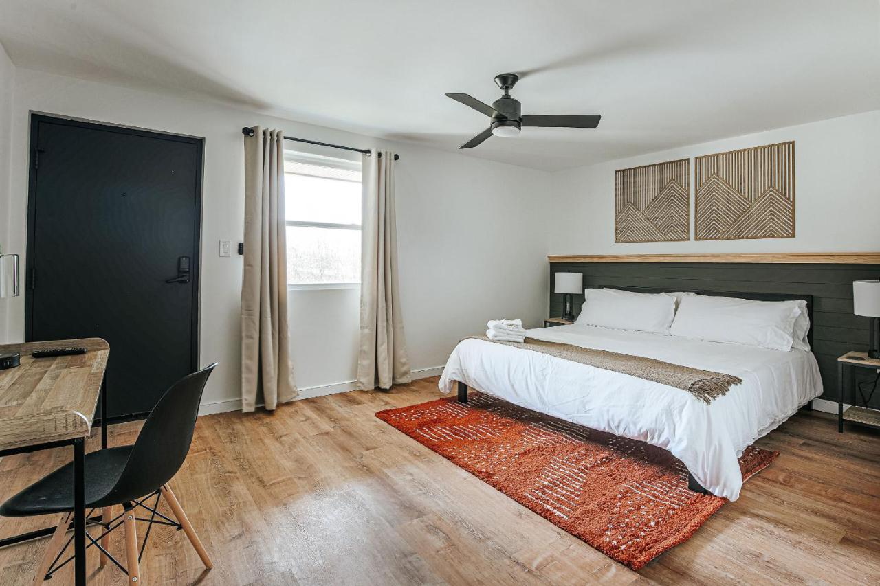 Grey Pine Lodge Waynesboro Room photo