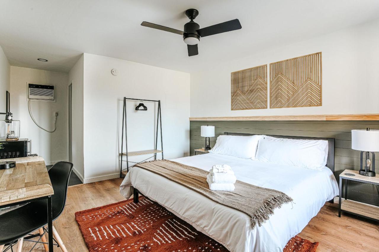 Grey Pine Lodge Waynesboro Room photo