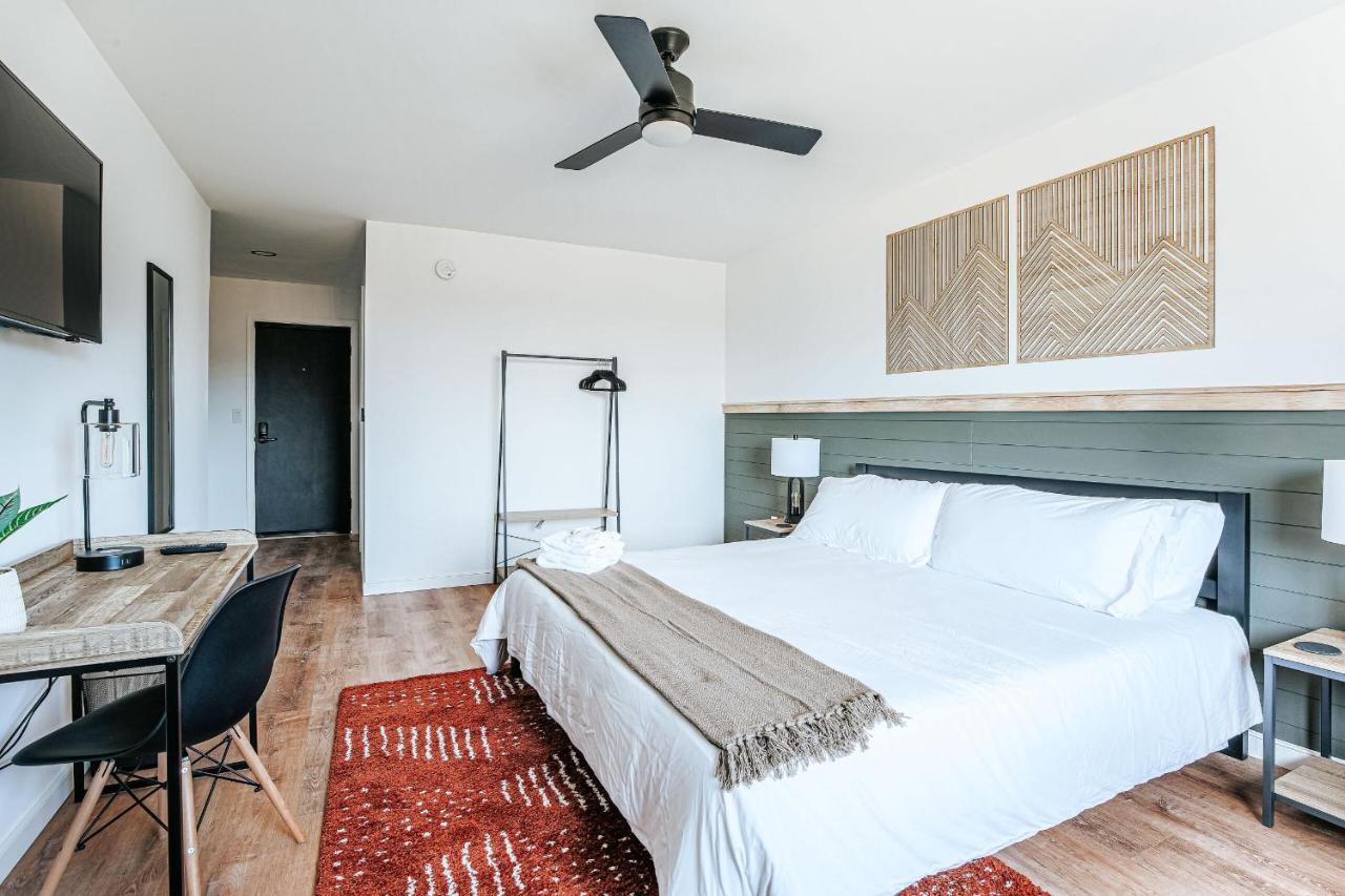 Grey Pine Lodge Waynesboro Room photo