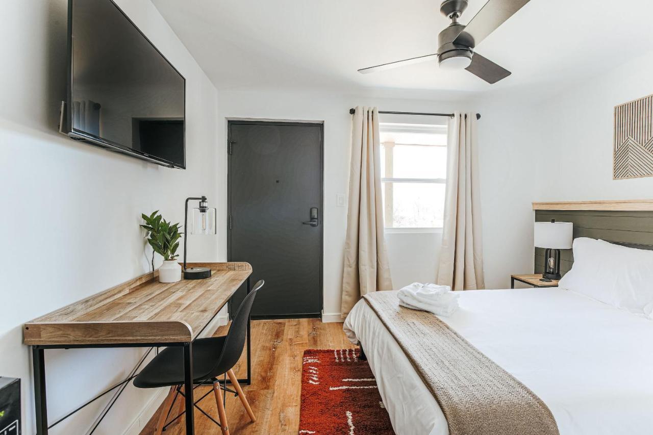 Grey Pine Lodge Waynesboro Room photo